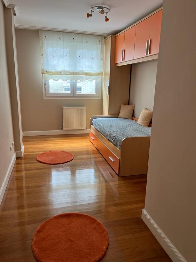 Apartamento Piso en el centro de Laredo a pie de playa Exterior foto