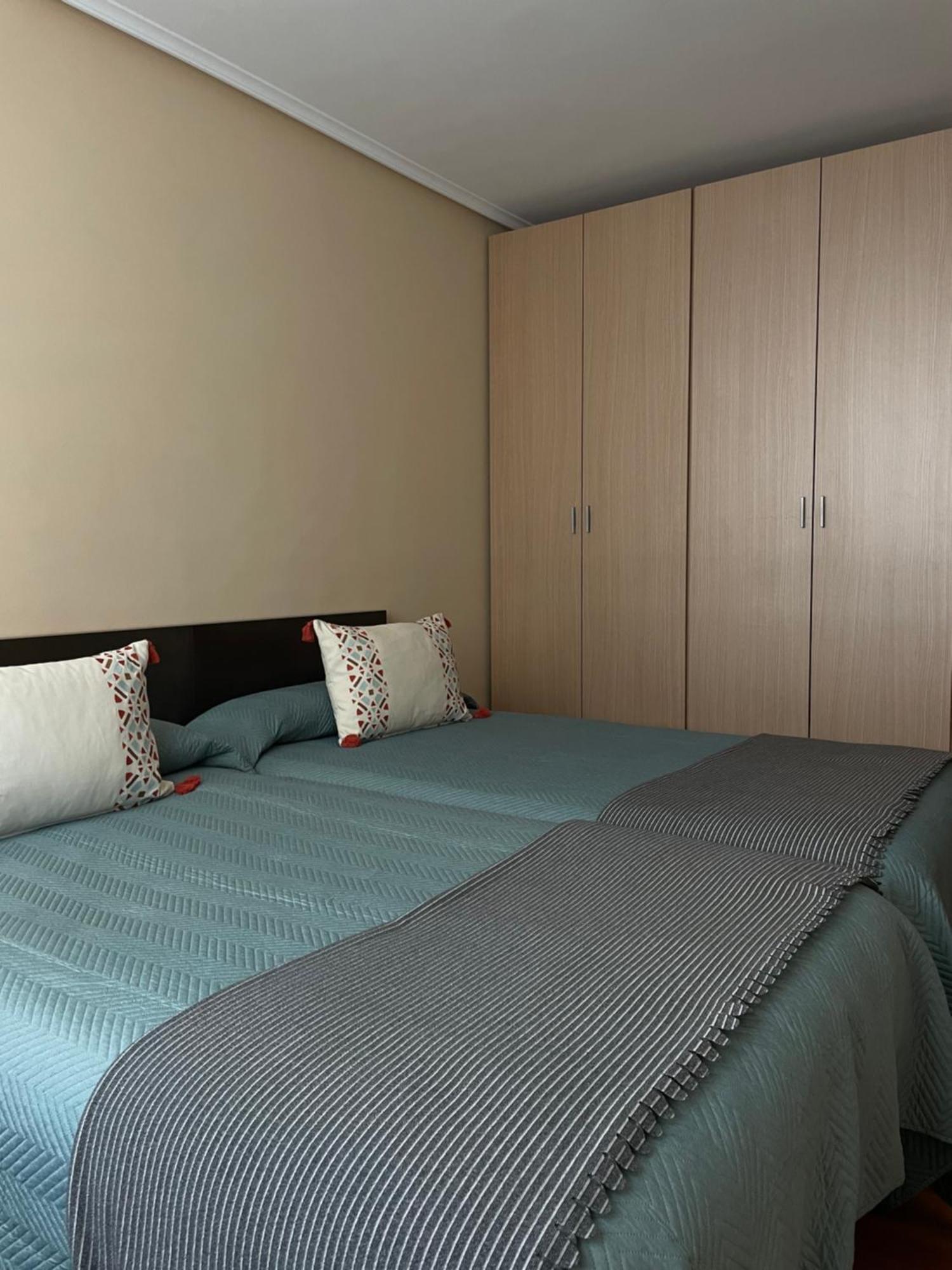 Apartamento Piso en el centro de Laredo a pie de playa Exterior foto